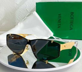 Picture of Bottega Veneta Sunglasses _SKUfw44097015fw